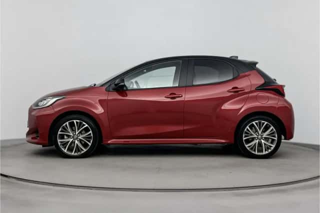 Toyota Yaris (2024) thumbnail 3