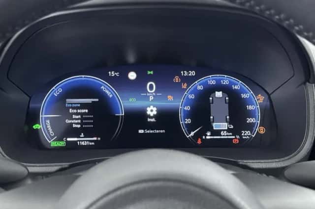 Toyota Yaris (2024) thumbnail 5