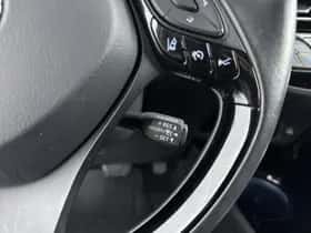 Toyota C-HR (2023) thumbnail 14
