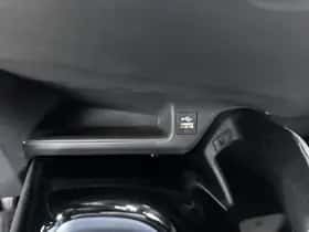 Toyota C-HR (2023) thumbnail 24