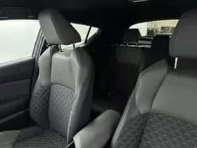 Toyota C-HR (2023) thumbnail 28