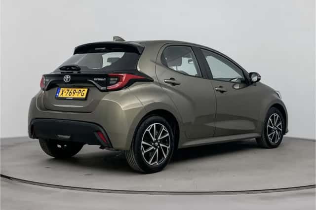 Toyota Yaris (2024) thumbnail 2
