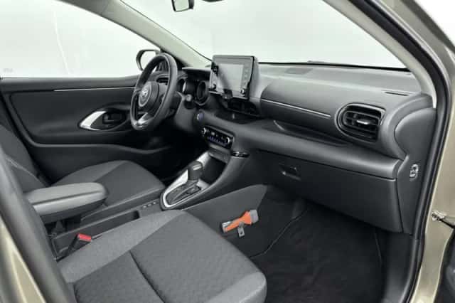 Toyota Yaris (2024) thumbnail 6