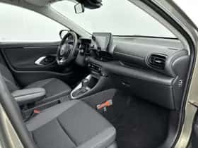Toyota Yaris (2024) thumbnail 6