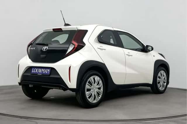 Toyota Aygo (2024) thumbnail 2