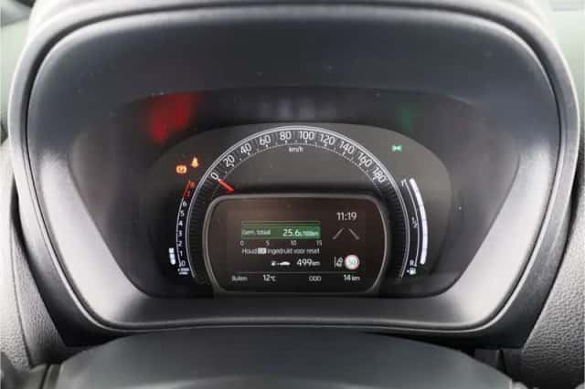 Toyota Aygo (2024) thumbnail 6