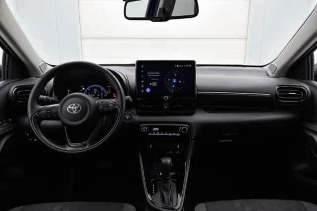 Toyota Yaris (2025) thumbnail 4