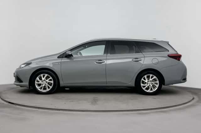 Toyota Auris (2018) thumbnail 3