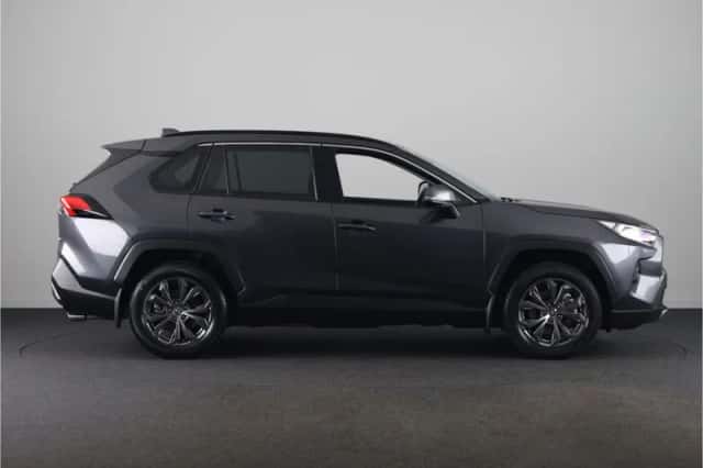Toyota RAV4 (2022) thumbnail 3