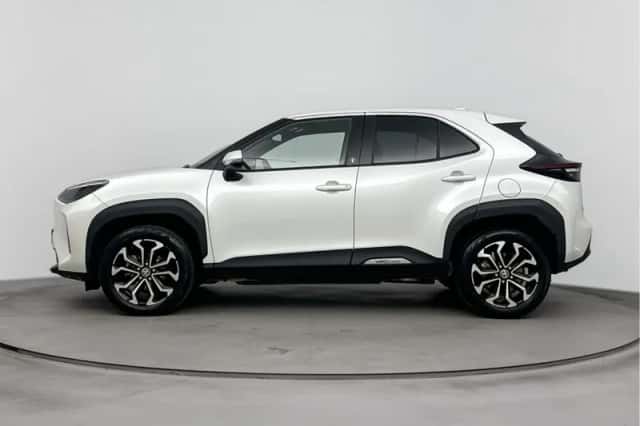 Toyota Yaris_Cross (2022) thumbnail 3