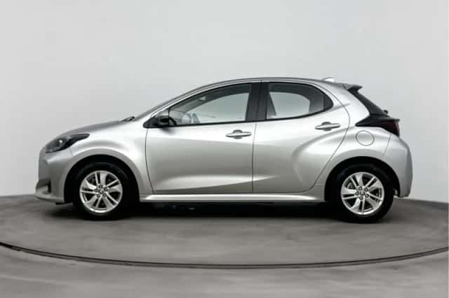 Toyota Yaris (2024) thumbnail 3