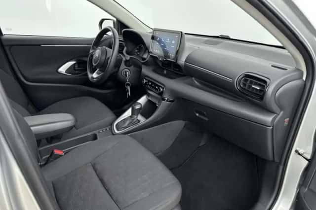 Toyota Yaris (2024) thumbnail 6