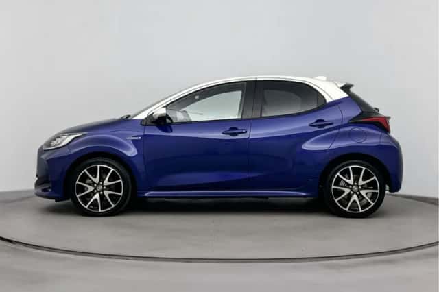 Toyota Yaris (2021) thumbnail 3