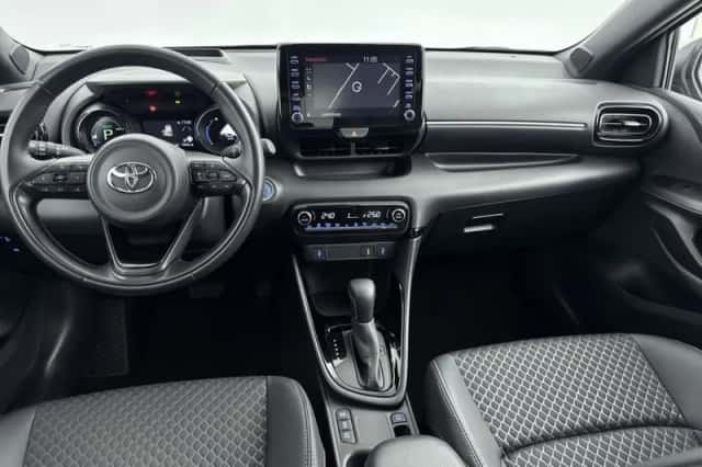 Toyota Yaris (2021) thumbnail 4