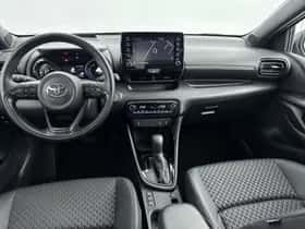 Toyota Yaris (2021) thumbnail 4