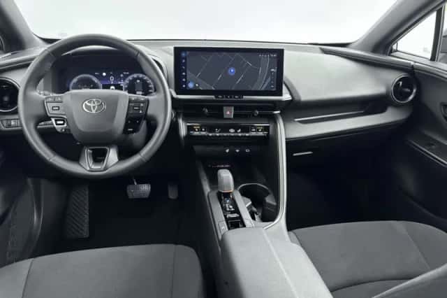 Toyota C-HR (2025) thumbnail 4