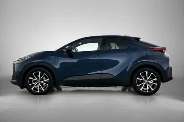 Toyota C-HR (2025) thumbnail 3