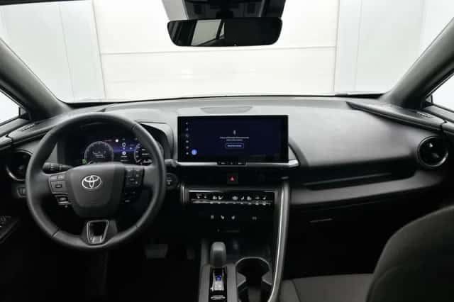 Toyota C-HR (2025) thumbnail 4