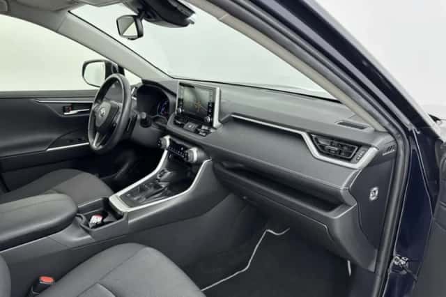 Toyota RAV4 (2021) thumbnail 6