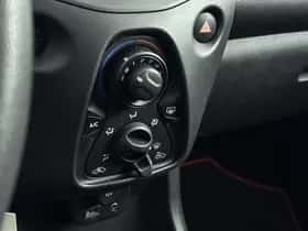 Toyota Aygo (2018) thumbnail 8