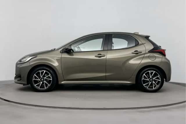 Toyota Yaris (2020) thumbnail 3