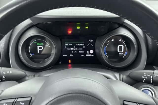 Toyota Yaris (2020) thumbnail 5