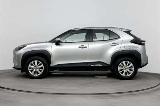 Toyota Yaris_Cross (2023) thumbnail 3