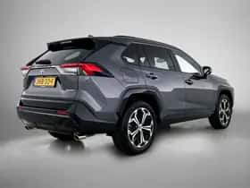 Toyota RAV4 (2025) thumbnail 2