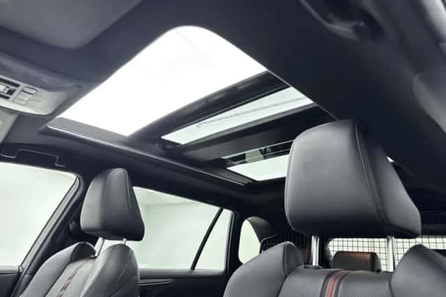 Toyota RAV4 (2021) thumbnail 4