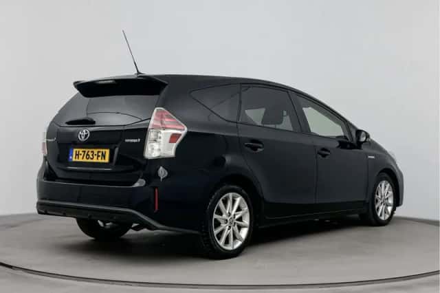 Toyota Prius (2020) thumbnail 2