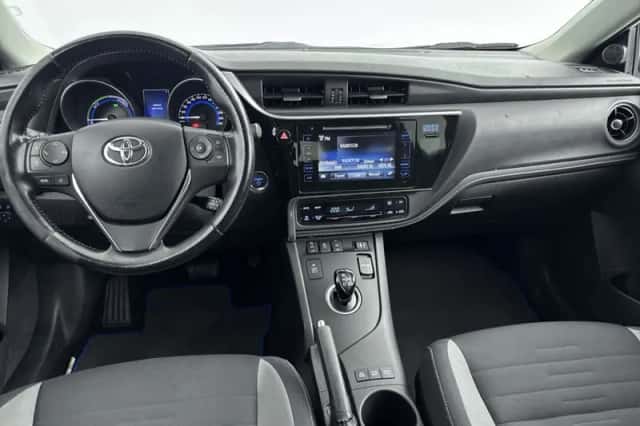 Toyota Auris (2016) thumbnail 4