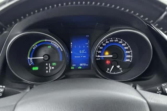 Toyota Auris (2016) thumbnail 5
