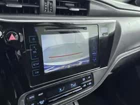 Toyota Auris (2016) thumbnail 8
