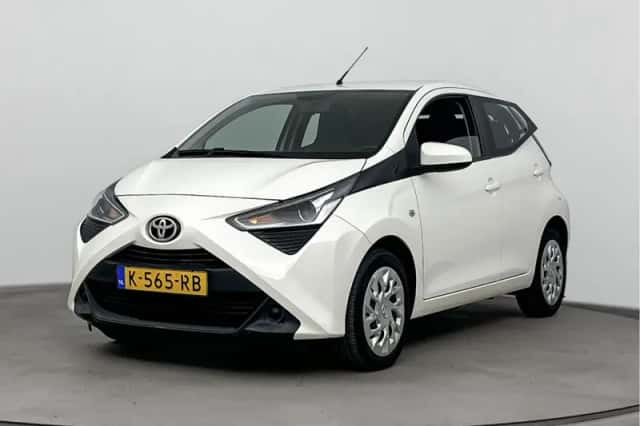 Toyota Aygo (2021) thumbnail 1