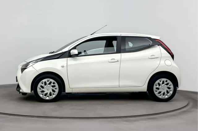 Toyota Aygo (2021) thumbnail 3