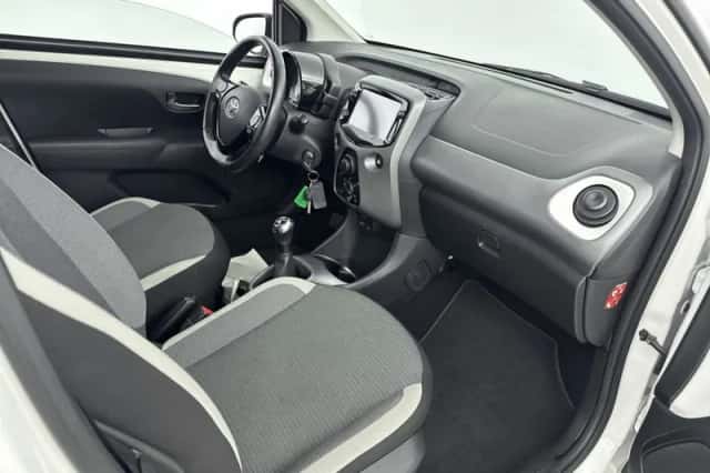 Toyota Aygo (2021) thumbnail 6