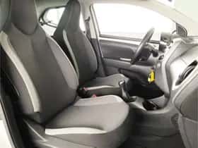 Toyota Aygo (2021) thumbnail 29