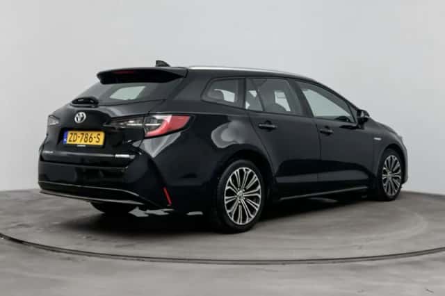 Toyota Corolla_Touring_Sports (2019) thumbnail 2