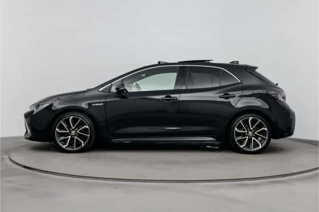 Toyota Corolla (2021) thumbnail 3