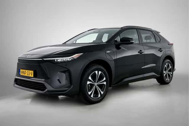 Toyota bZ4X (2025) thumbnail 1