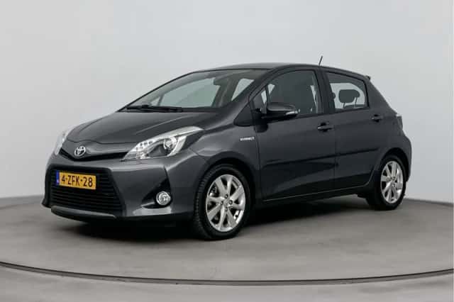 Toyota Yaris (2015) thumbnail 1