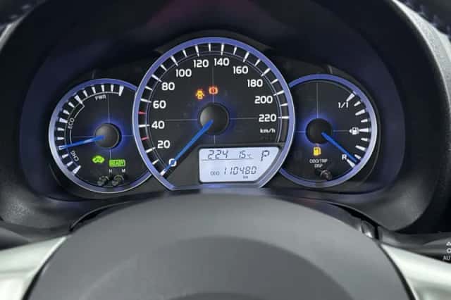 Toyota Yaris (2015) thumbnail 5