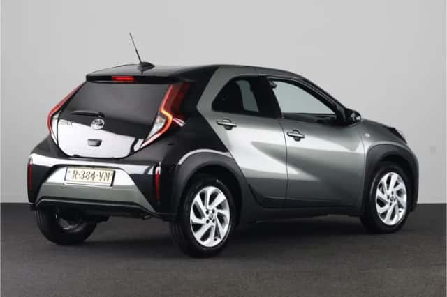 Toyota Aygo (2022) thumbnail 2