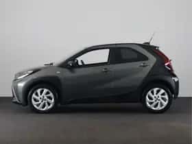 Toyota Aygo (2022) thumbnail 3