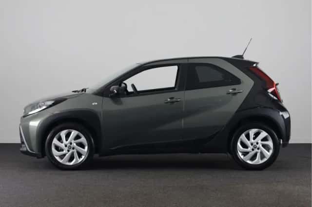 Toyota Aygo (2022) thumbnail 3