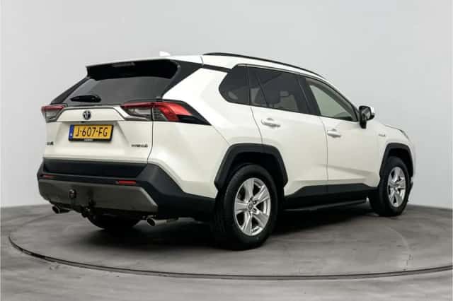 Toyota RAV4 (2020) thumbnail 2