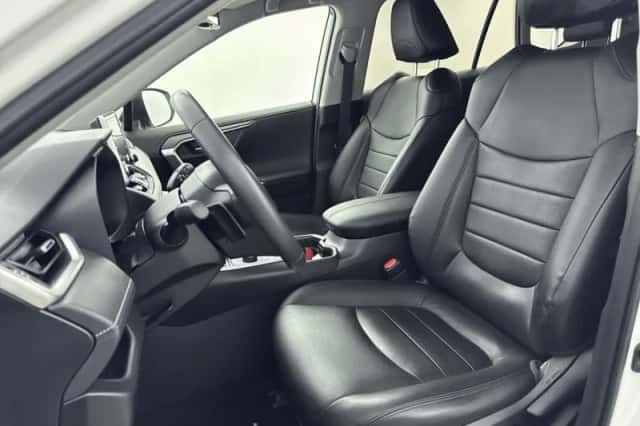 Toyota RAV4 (2020) thumbnail 4