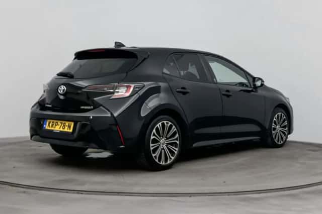 Toyota Corolla (2022) thumbnail 2