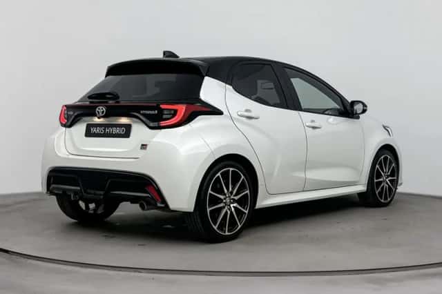 Toyota Yaris (2024) thumbnail 2