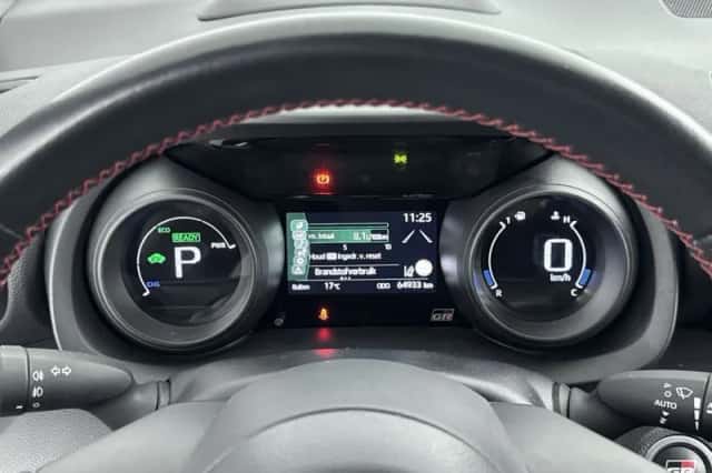 Toyota Yaris (2024) thumbnail 5